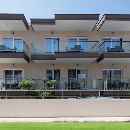 Crist Luxury Apartment Nea Poteidaia