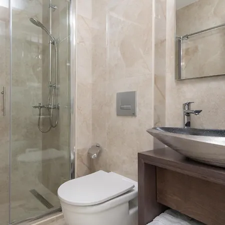 Crist Luxury *